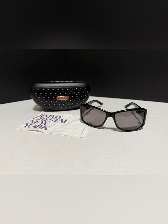 Black Rectangular Women’s Sunglasses — Classic Sun Protection main image 6
